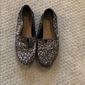 Leopard sequin toms